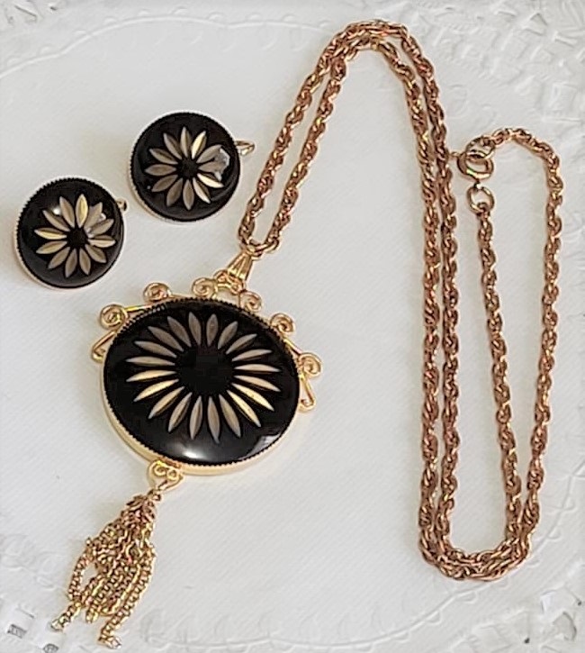 Damascene Style Tassel Pendant Necklace & Earrings