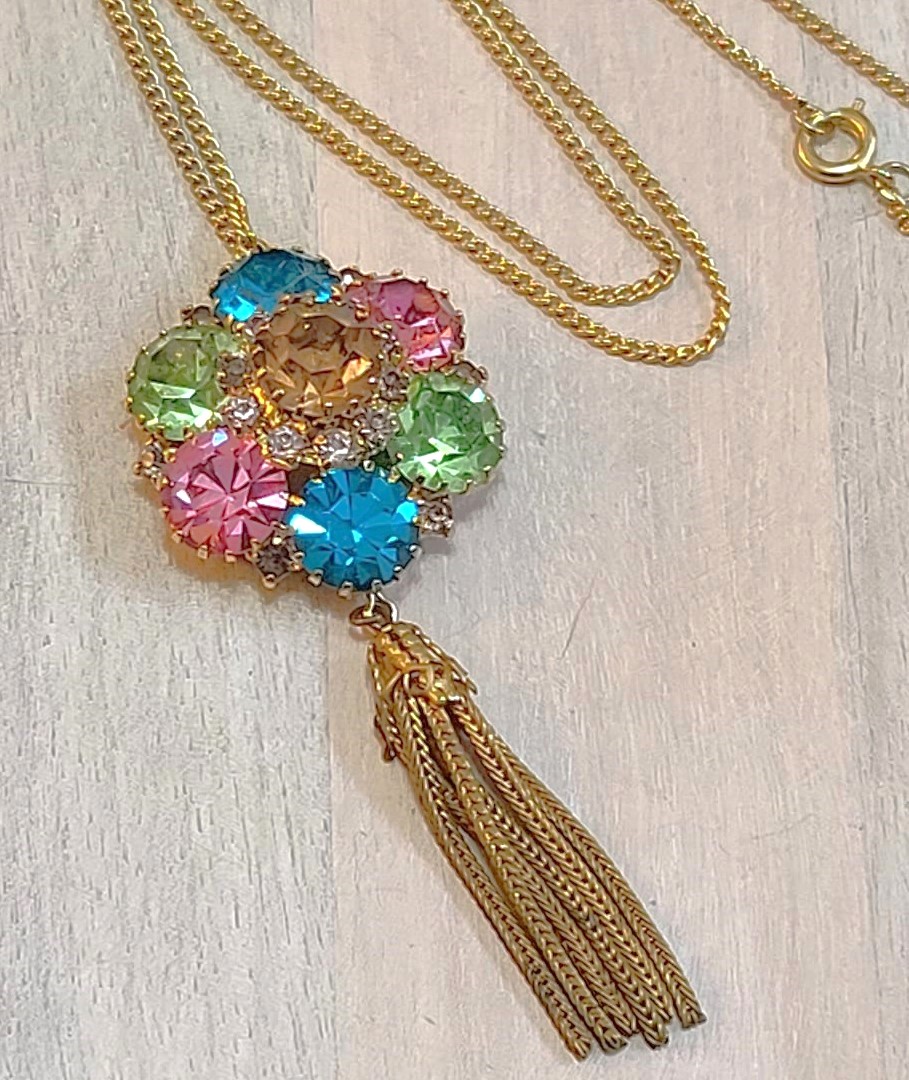Rhinestone pendant lariat, vintage necklac, multi color rhinestones, with tassel