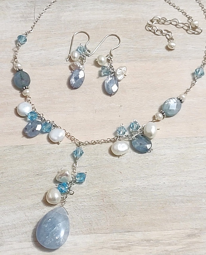Kynate, Calcite Stones, Cultured Freshwater Pearls Necklace ER's