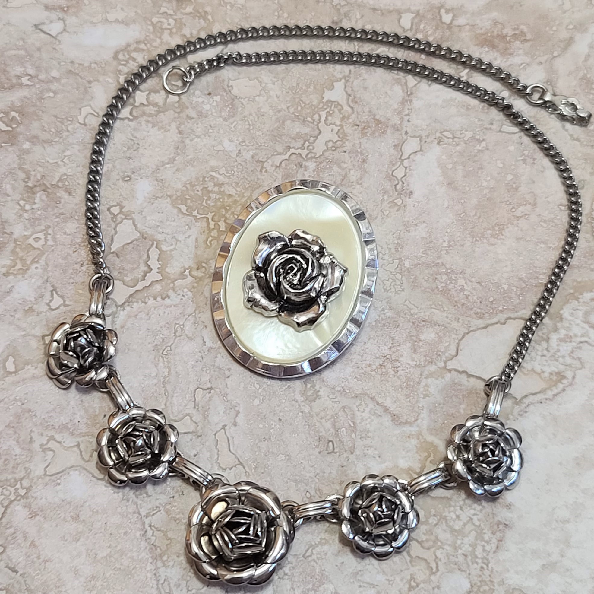 Rose 3-Dimensional Choker Necklace & Scarf Clip