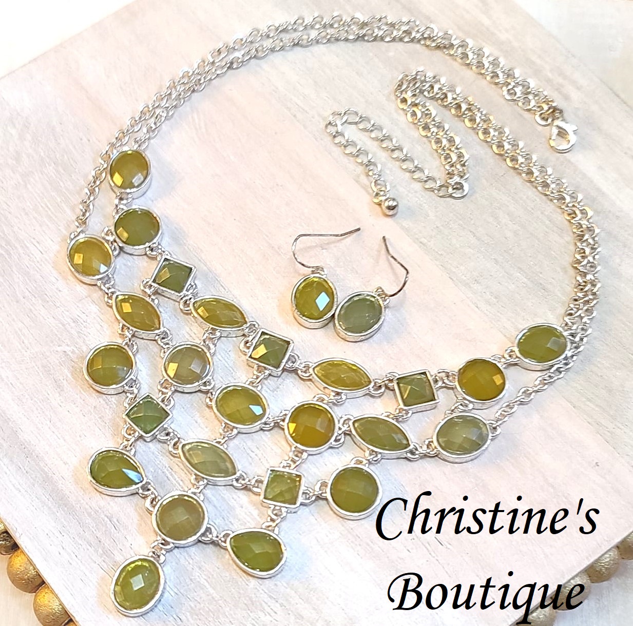 Green cabachon bib necklace, fashion necklace and matching earrings, green faceted hues - Click Image to Close