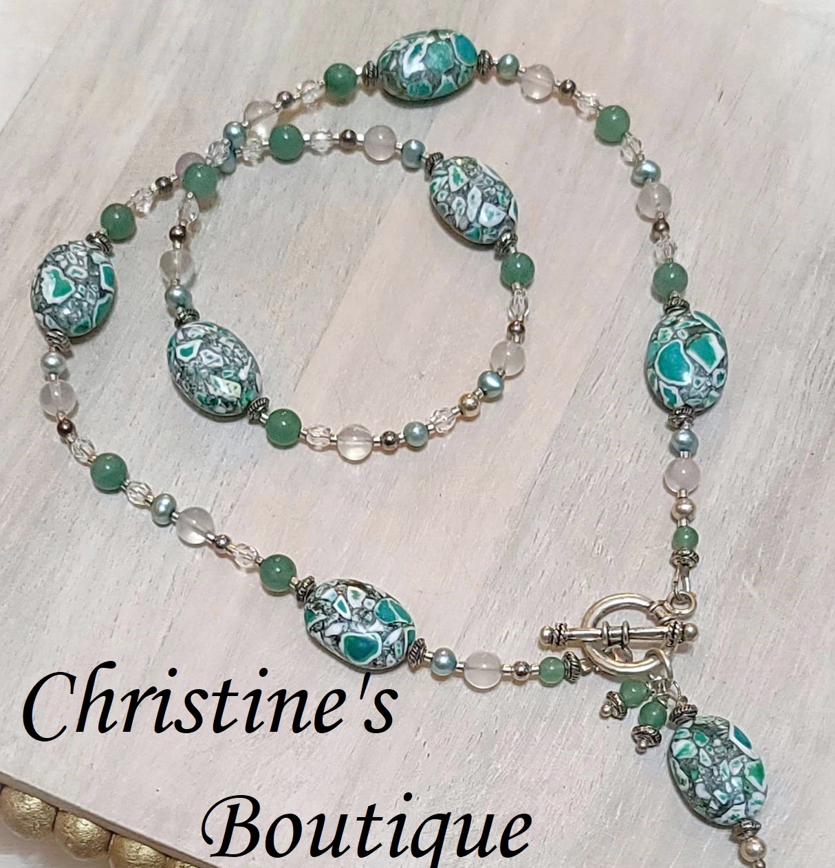 Jade gemstone lariat necklace, with pearls and crystals