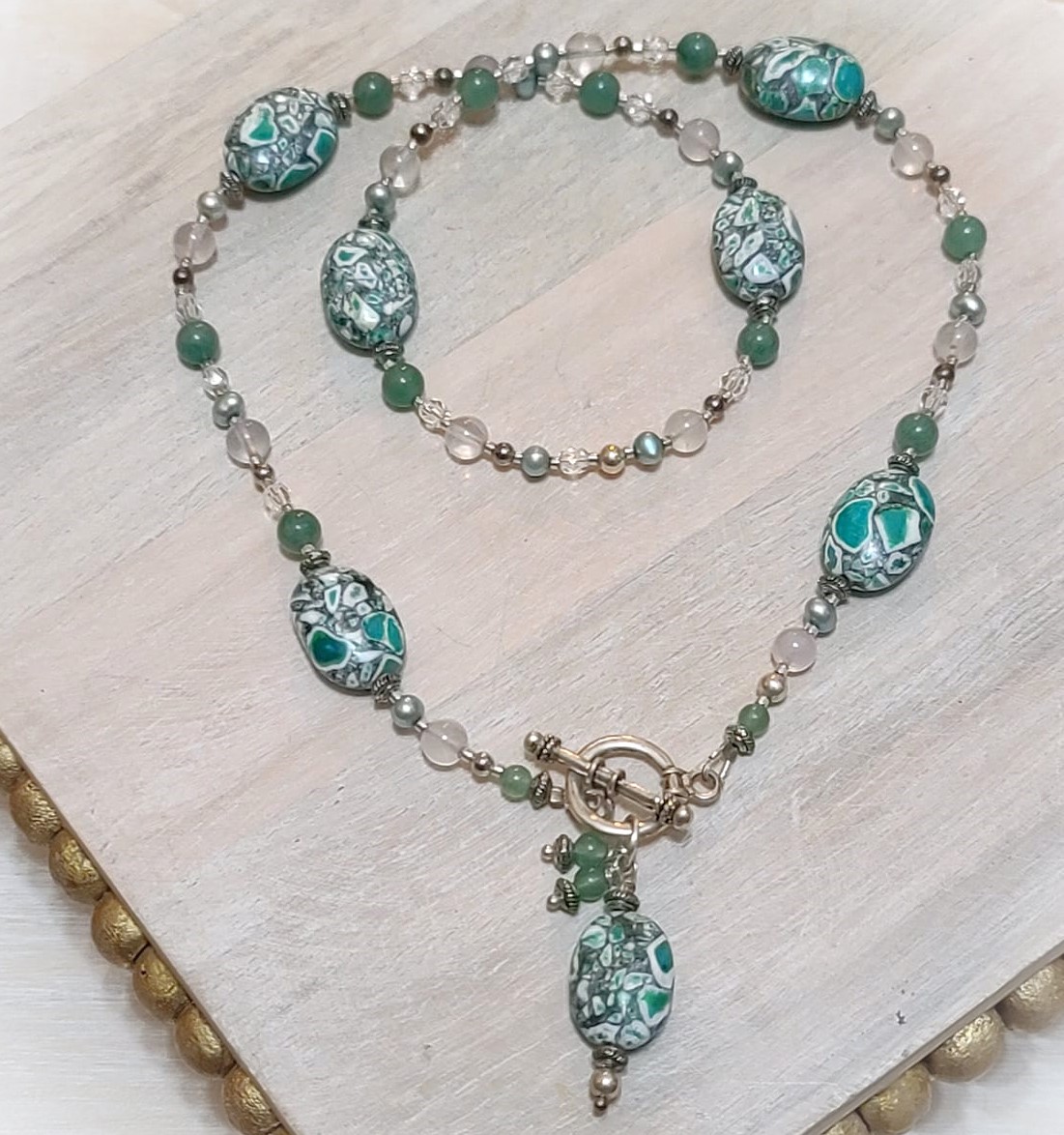 Jade gemstone lariat necklace, with pearls and crystals