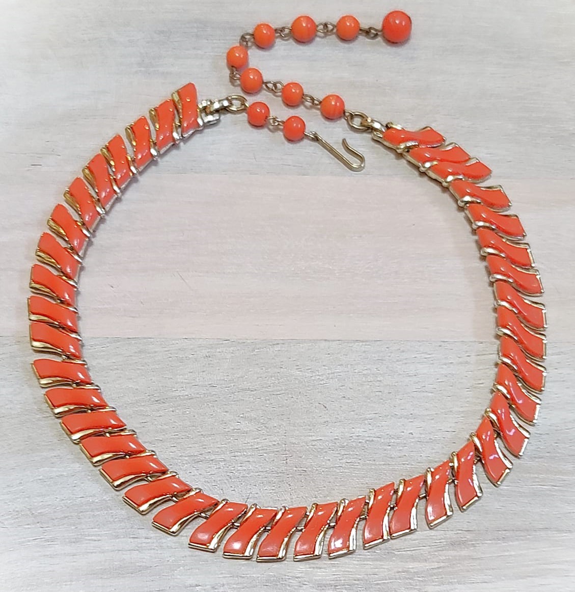 Thermoset vintage choker necklace summer orange signed Coro