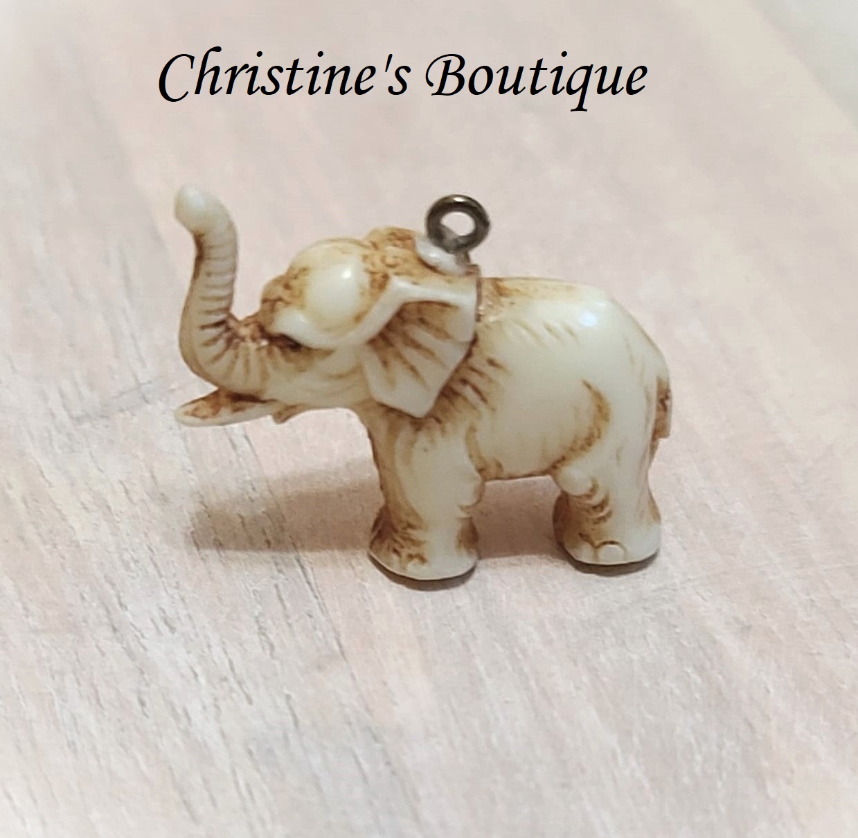 Carved elephant charm, vintag charm - Click Image to Close
