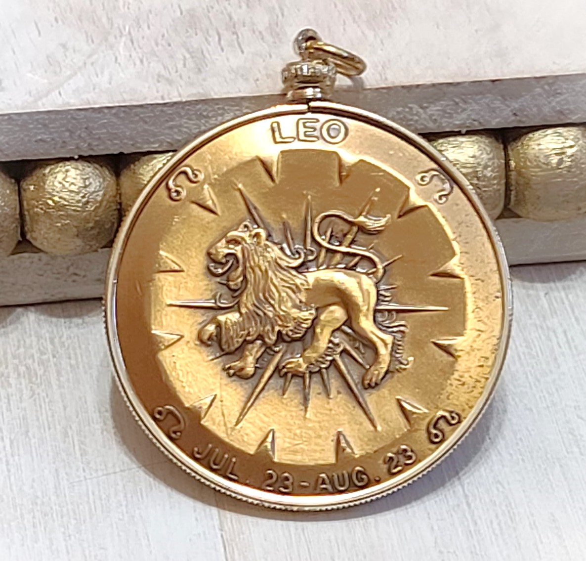 Leo horoscope pendant, sundial and horoscope, brass pendant - Click Image to Close