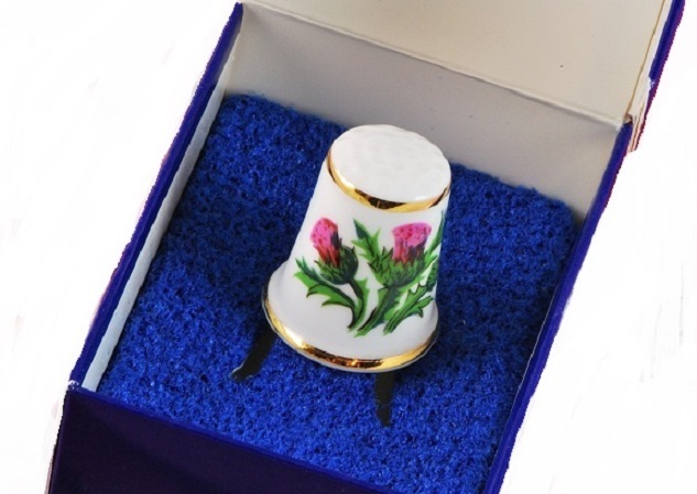 Aynsley Bone China Collector's Thimble - Click Image to Close