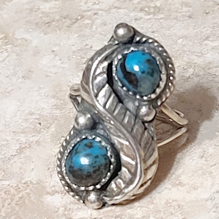 Vintage turquoise and sterling silver ring, southwestern style, size 7
