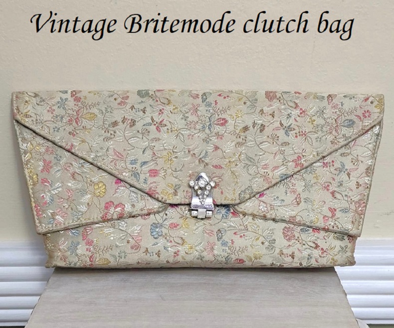 Brocade clutch style bag, with asian floral patttern, rhinestone accent clasp, designer Britemode - Click Image to Close