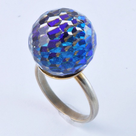 Crystal Color Changing Spectrum Blues to White Vintage Ring - Click Image to Close