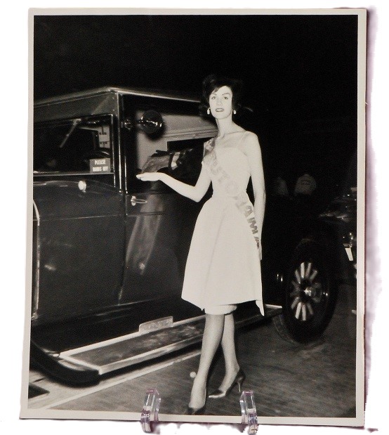 Vintage Black/White Photo - Autorama Event 1940's-1950's - Click Image to Close
