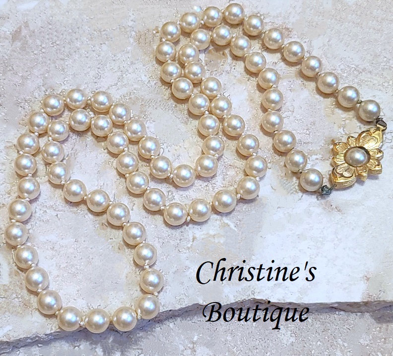 Pearl Vintage Necklace 30" w/Pearl Center Clasp - Click Image to Close