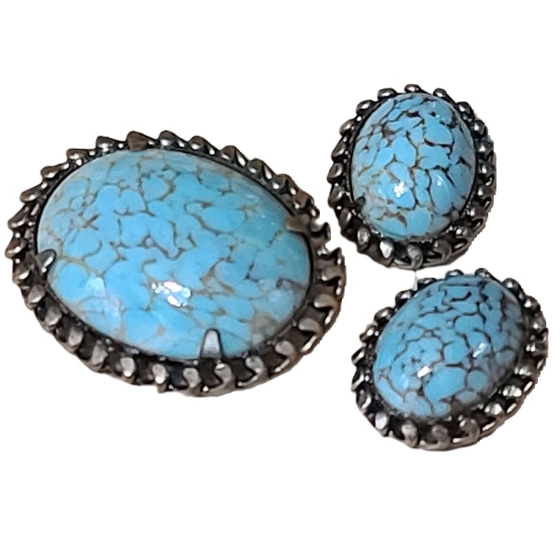 Robins egg glass turquoise pin and matched earrings clip on - Click Image to Close