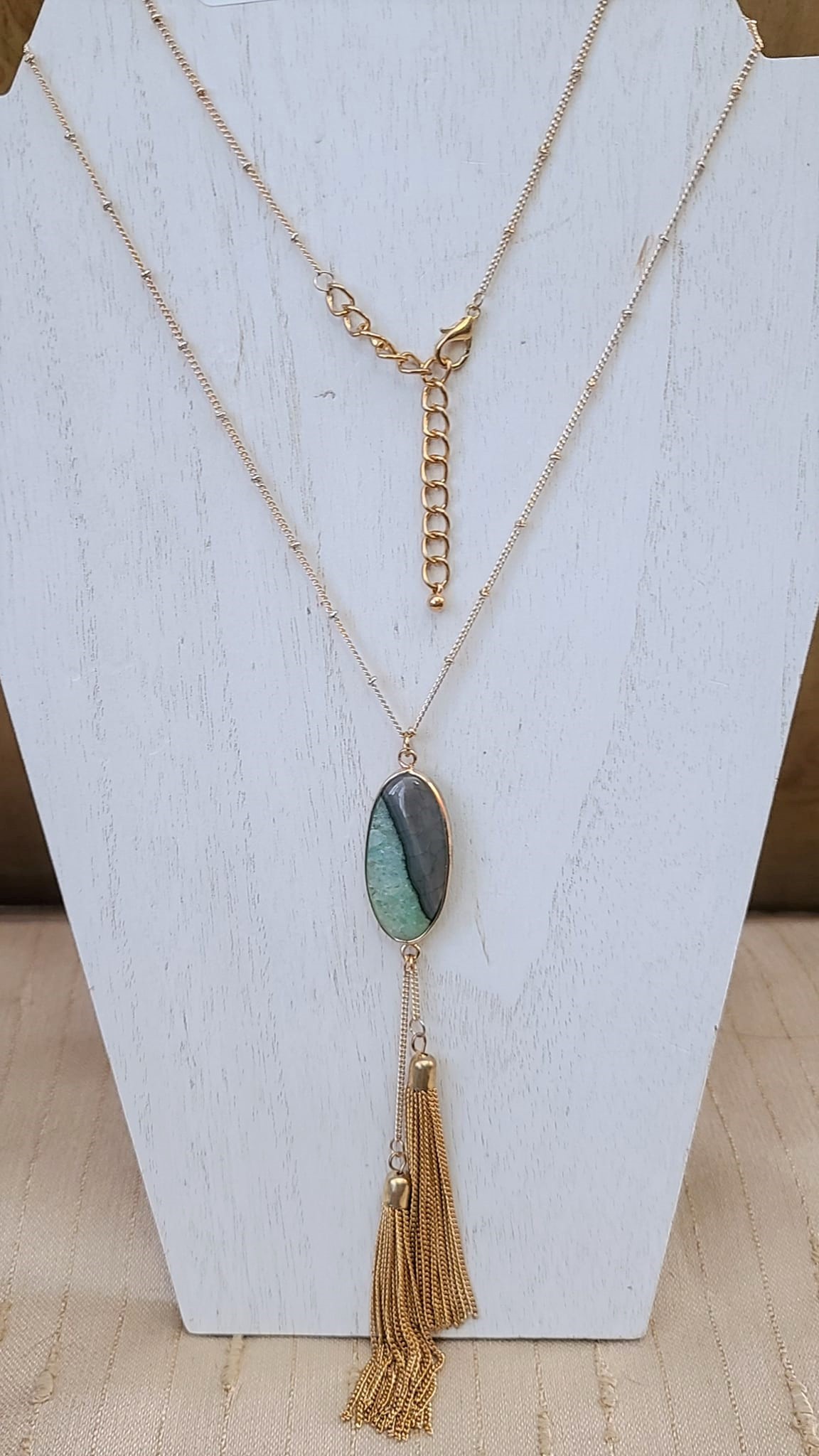 Agate Gemstone Pendant & Tassel Long Necklace (Green) - Click Image to Close