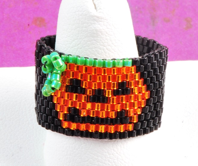 Handcrafted Peyote Stitch Glass Pumpkin Ring - Click Image to Close