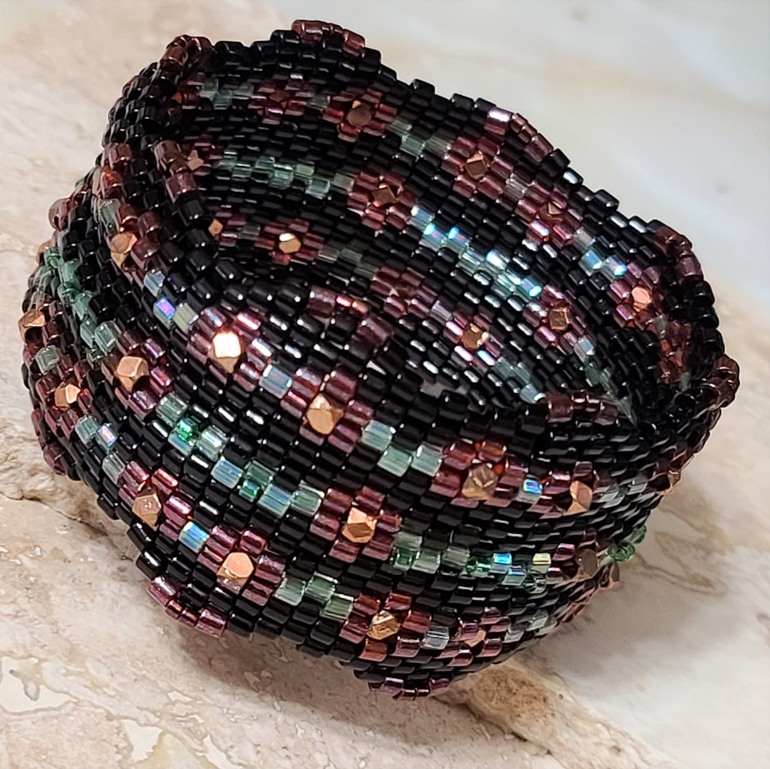 Daisey Pattern Peyote Stitch Glass Bangle Bracelet - Click Image to Close