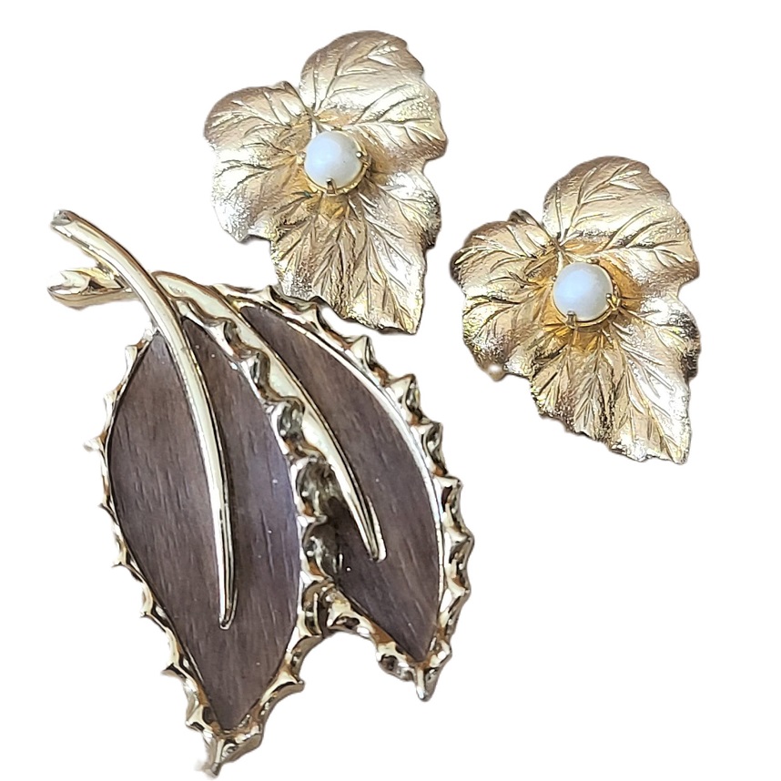 Sarah Coventry Leaf Earrings and Pin - Click Image to Close