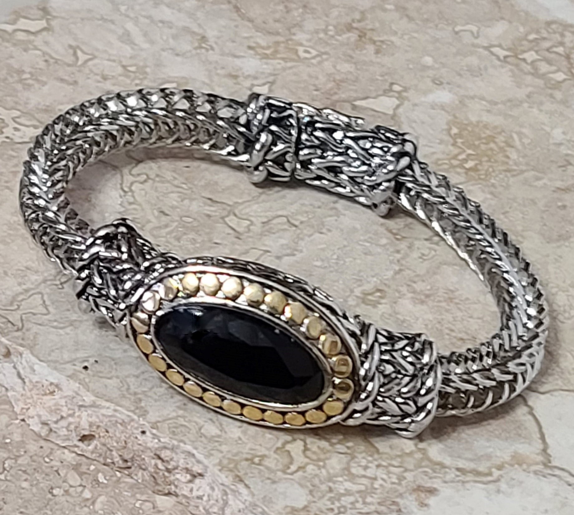 Fashion Black Glass Cabachon Center 18K Overlay Bracelet - Click Image to Close