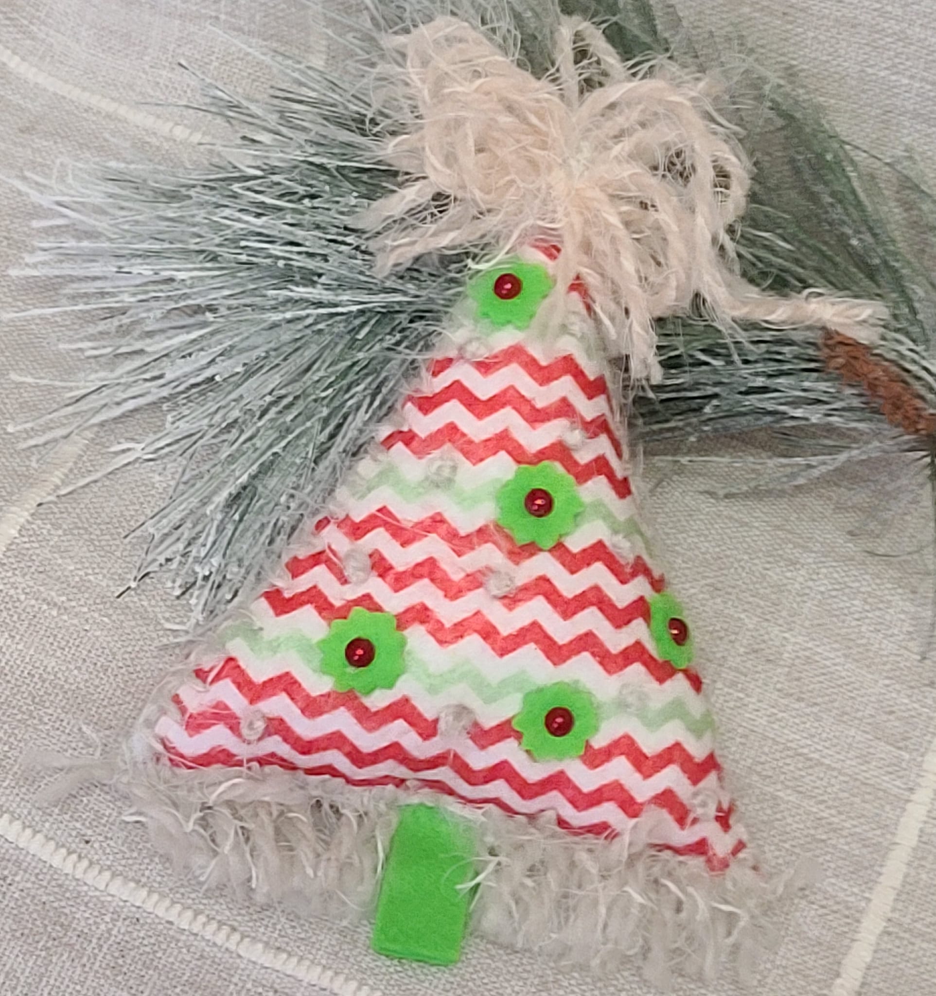 Christmas felt tree ornament - red and green pattern