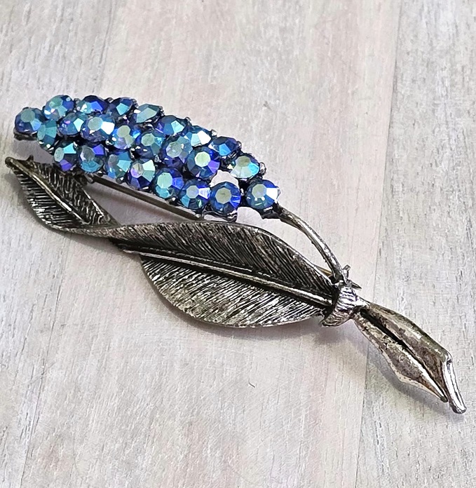 Aurora borealis pin, vintage blueberry blue stones, statement pin
