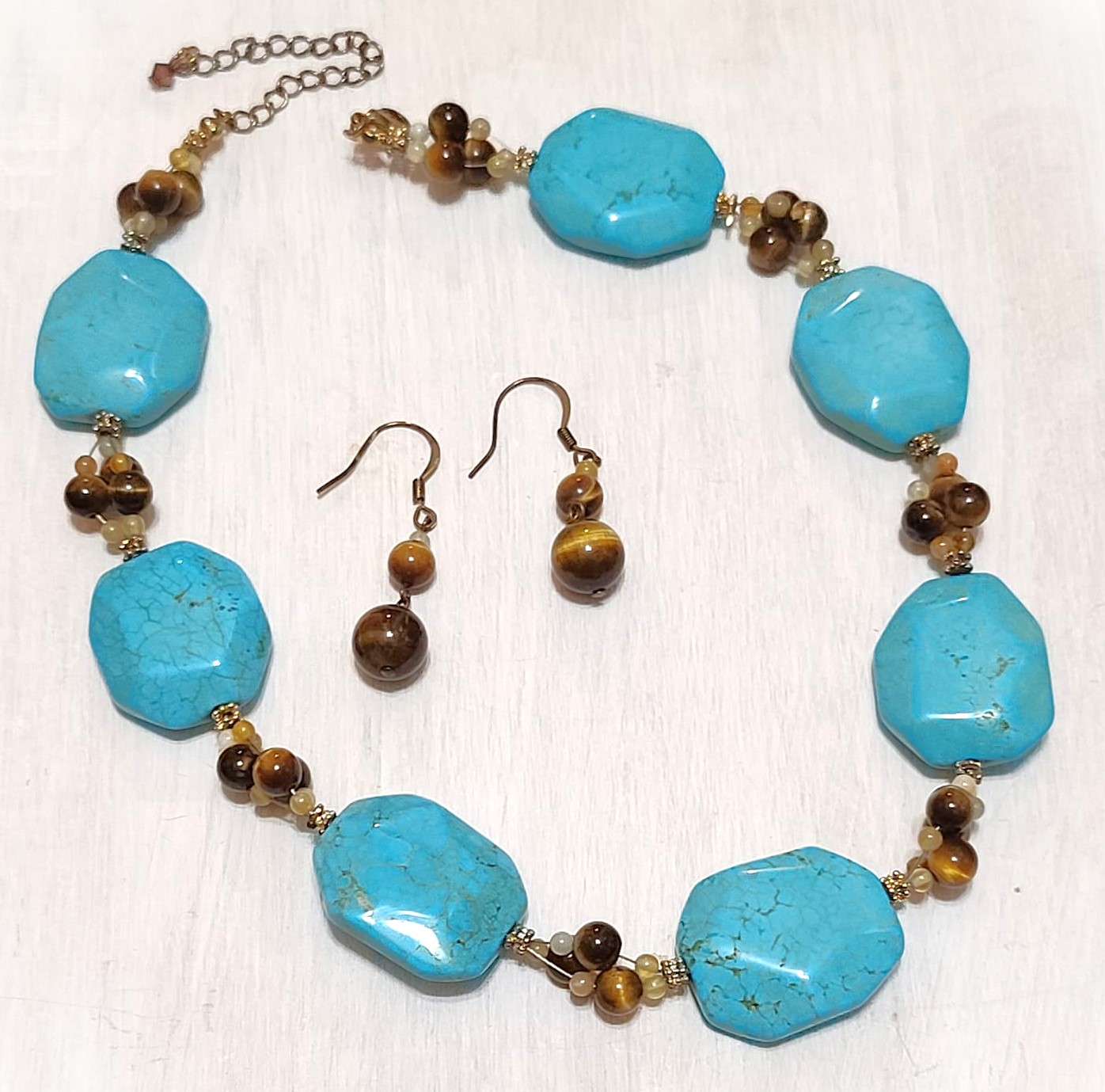 Turquoise howlite and tiger eye gemstone necklace and earrings