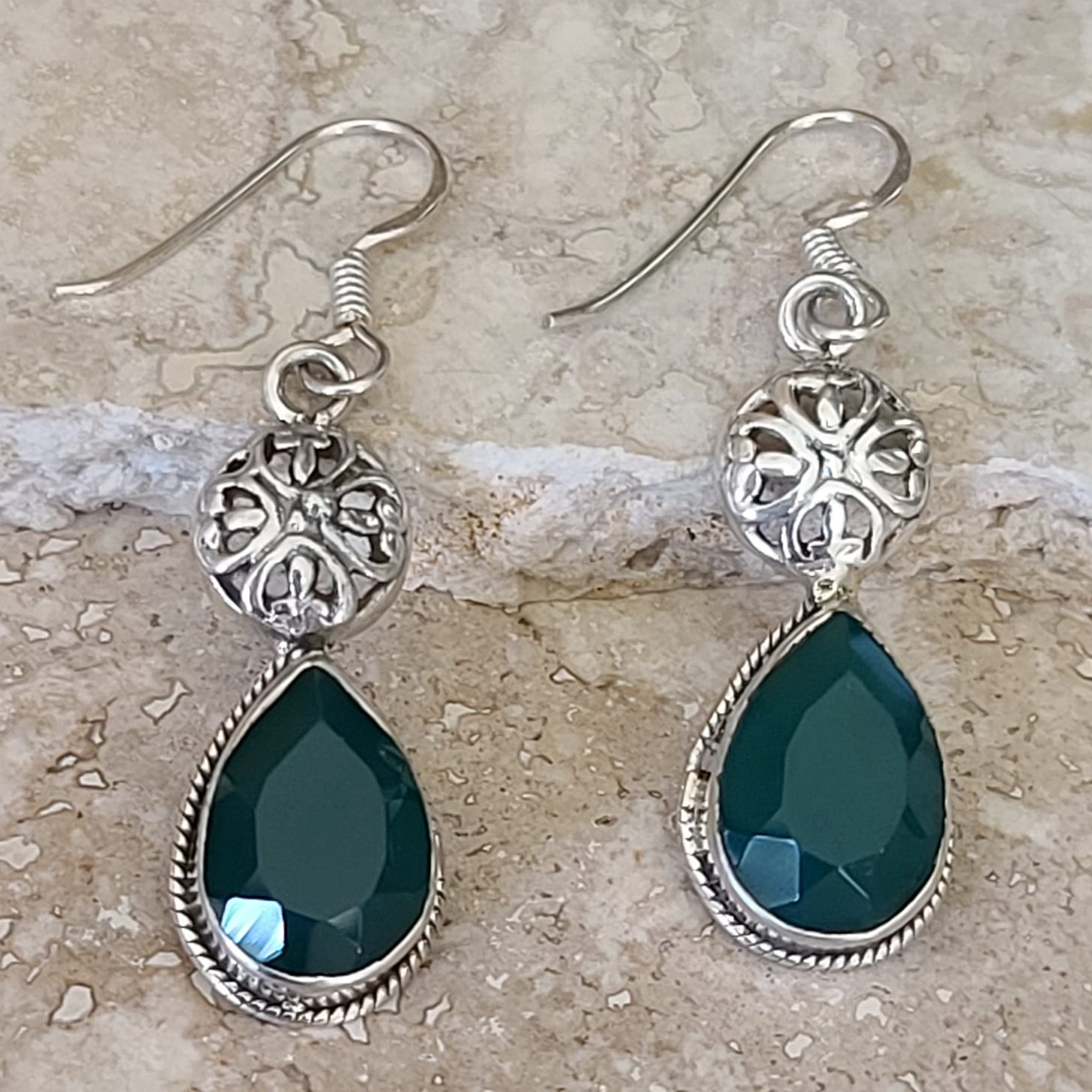 Green Onyx Teardrop & 925 Sterling Silver Dangle Earrings - Click Image to Close