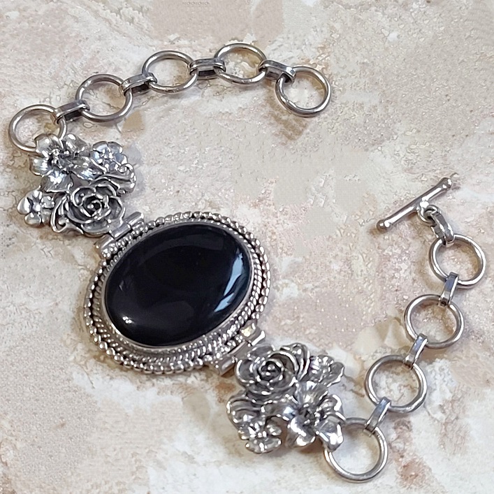 Black onyx bracelet, rose motif bracelet, set in 925 sterling silver