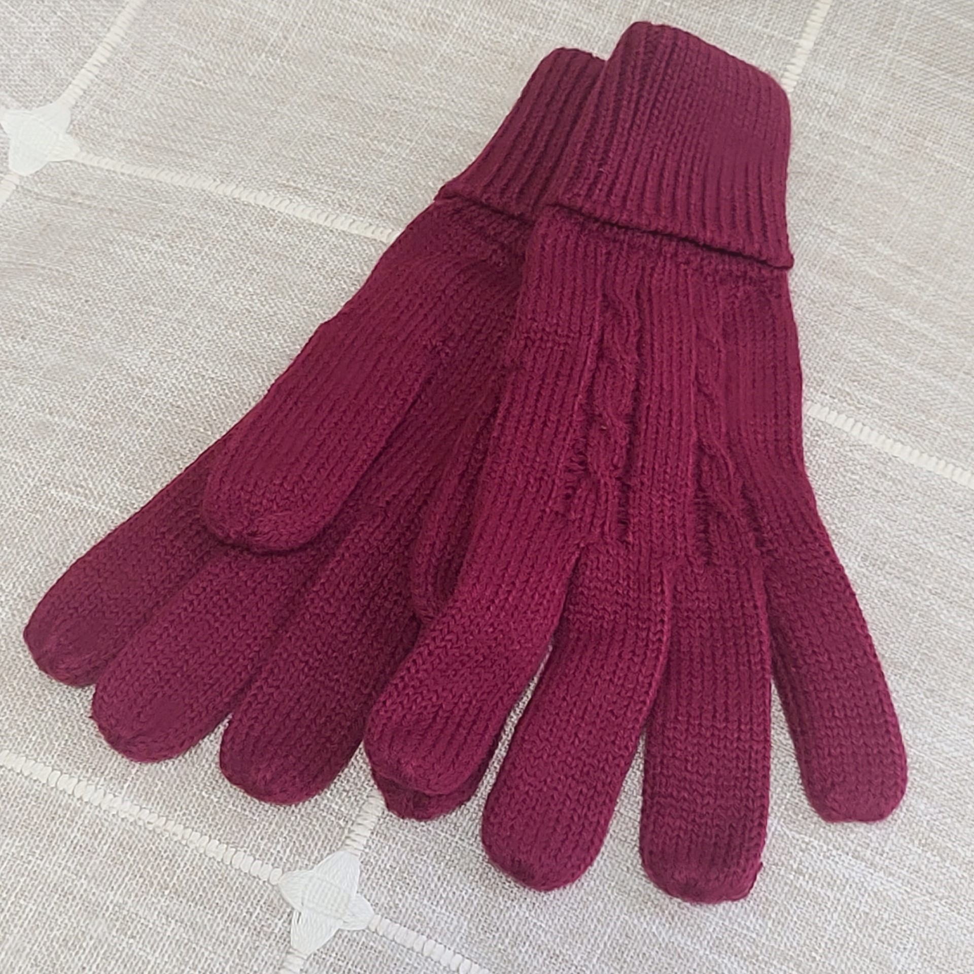 Gloves Cable Knit Design - Dark Berry