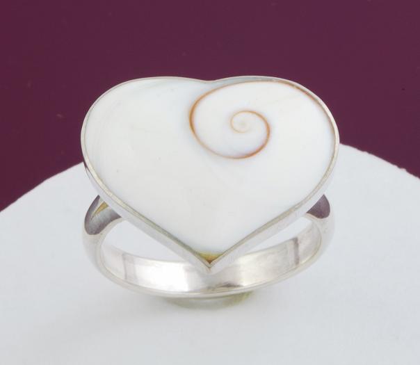 Shell Shaped Heart 925 Sterling Silver Ring Size 8 - Click Image to Close