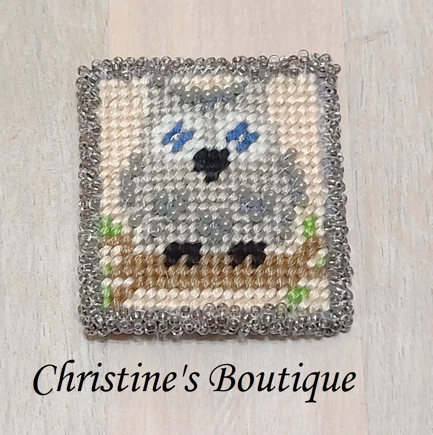 Owl pin, handcrafted, needlepoint and beaded