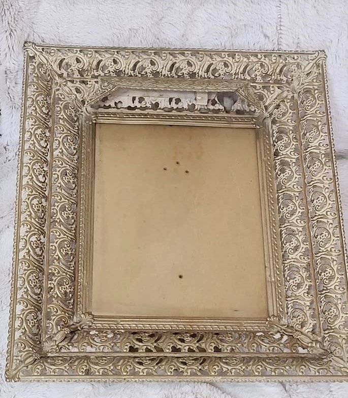 Vintage Ornate Filigree Gold with White Wash Frame for 8x10 - Click Image to Close