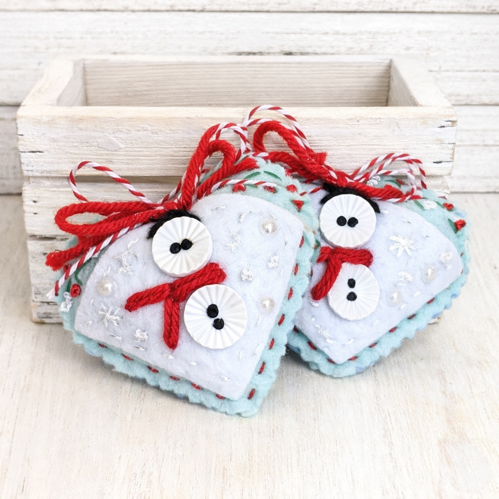 Snowman heart ornament