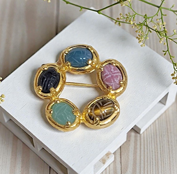 Scarab Mini Circle Pin Scarab Mini Circle Pin