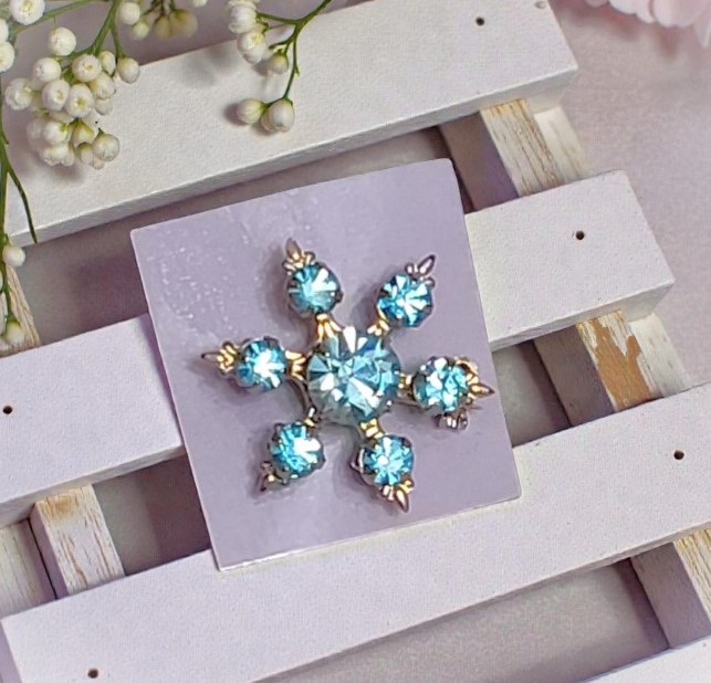 Blue Rhinestone Star Scatter Pin 1"