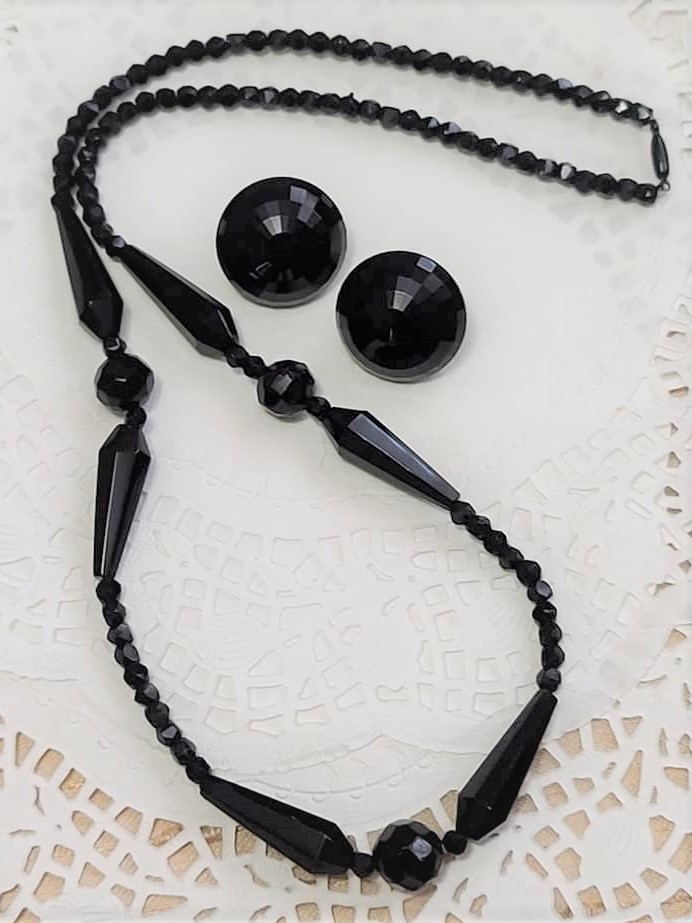 Black Faceted Necklace Earrings Set Dalsheim