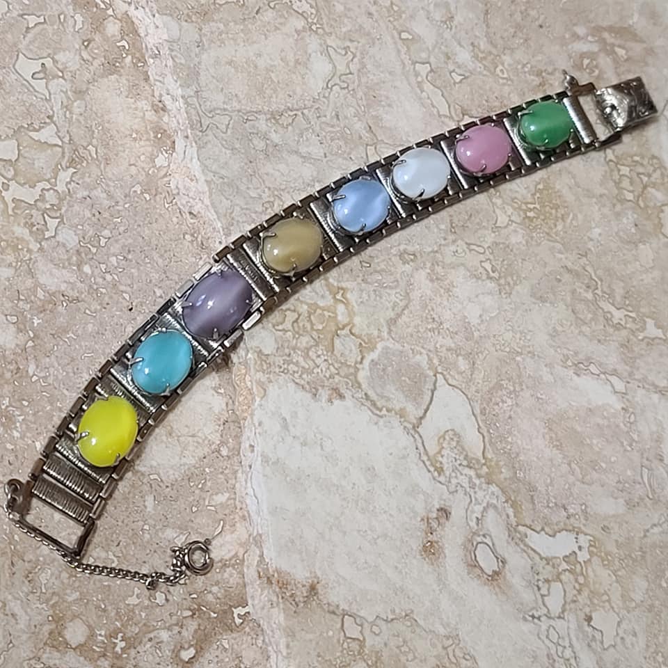Sarah Coventry Easter Egg Color Cabachon Bracelet