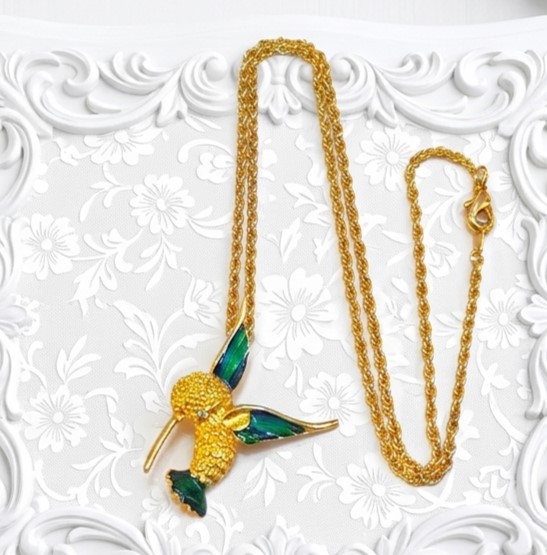 Hummingbird pendant necklace with chain, vintage enamel hummingbird Hummingbird pendant necklace with chain, vintage enamel hummingbird