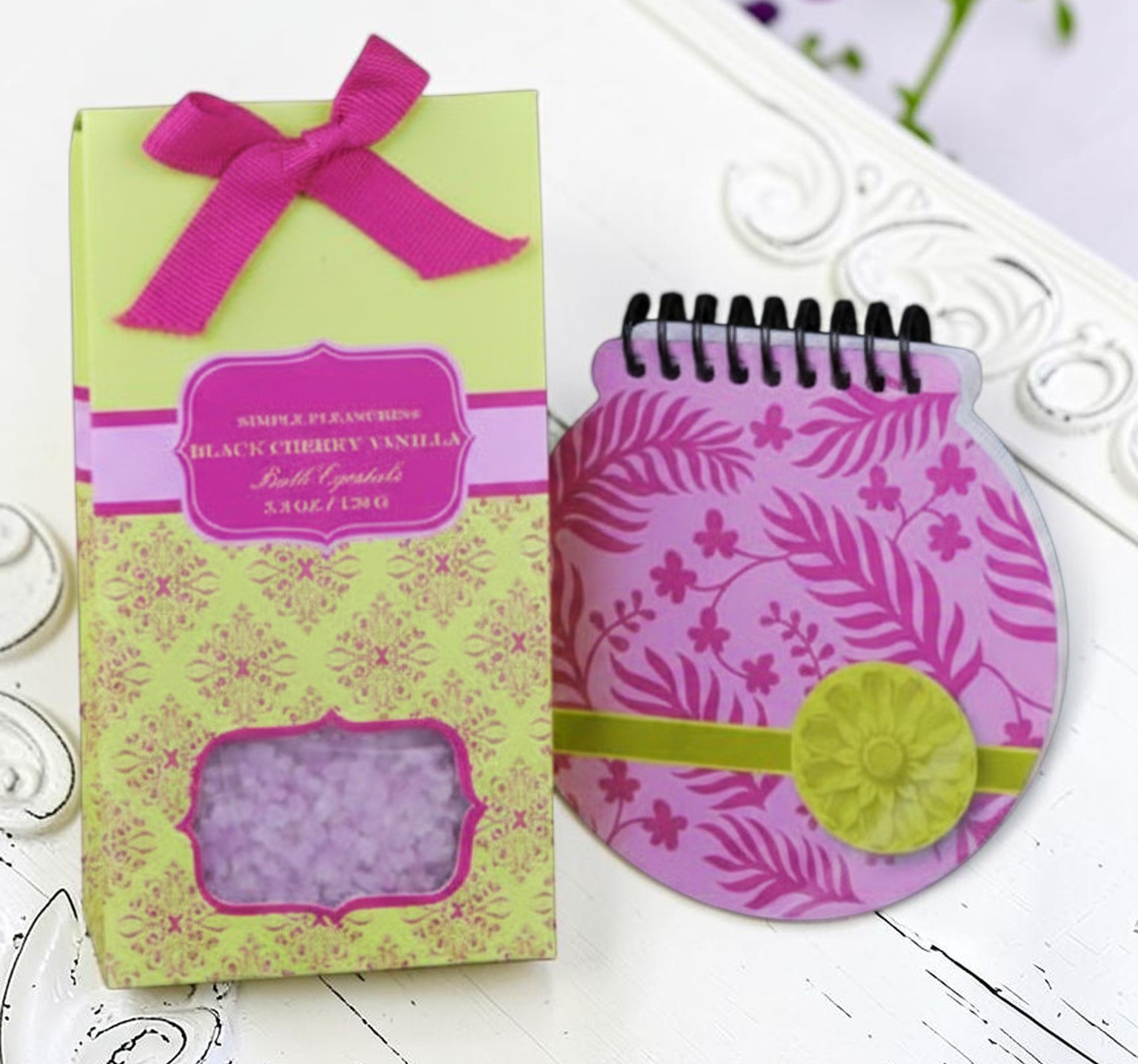 Simple Pleasures Black Cherry Vanilla Bath Crystals/Notepad Set