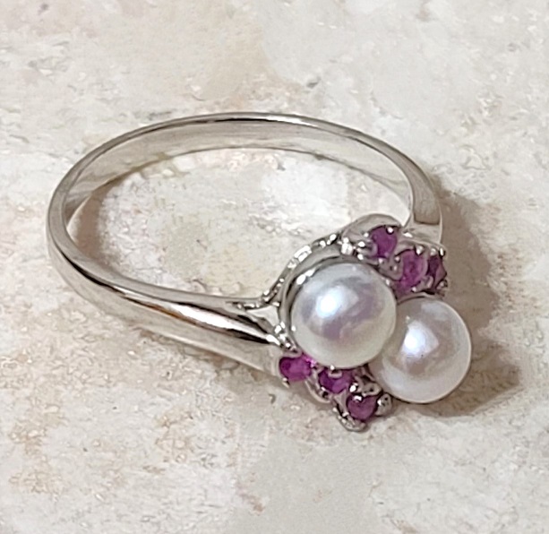 Ruby ring with freshwater pearls, set in 925 sterling silver