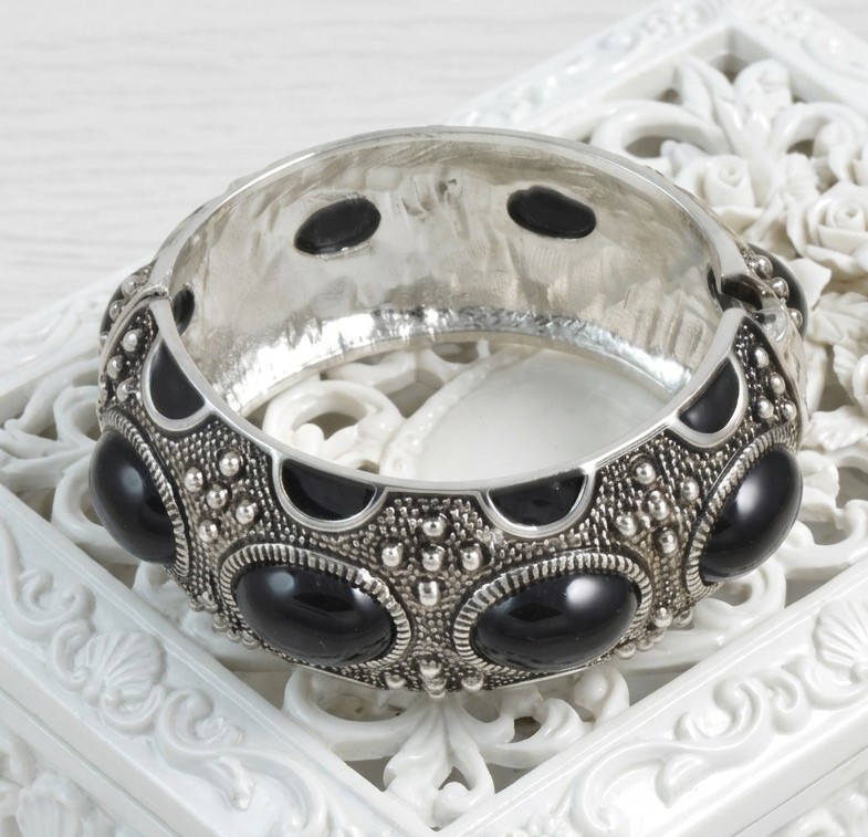 Black Enamel Fashion Clamp Bracelet Silvertone