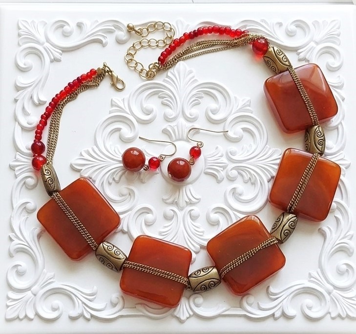 Agate and Carnelian Gemstone Necklace & Earrings Set