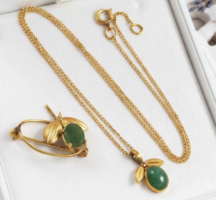Vintage Jade 1/20 12K Gold Necklace & Jade 14K Gold Match Pin