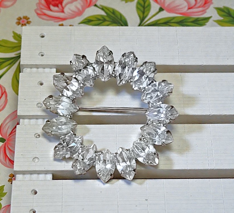 Circle Pin with Marquis Shape Clear Rhinestones