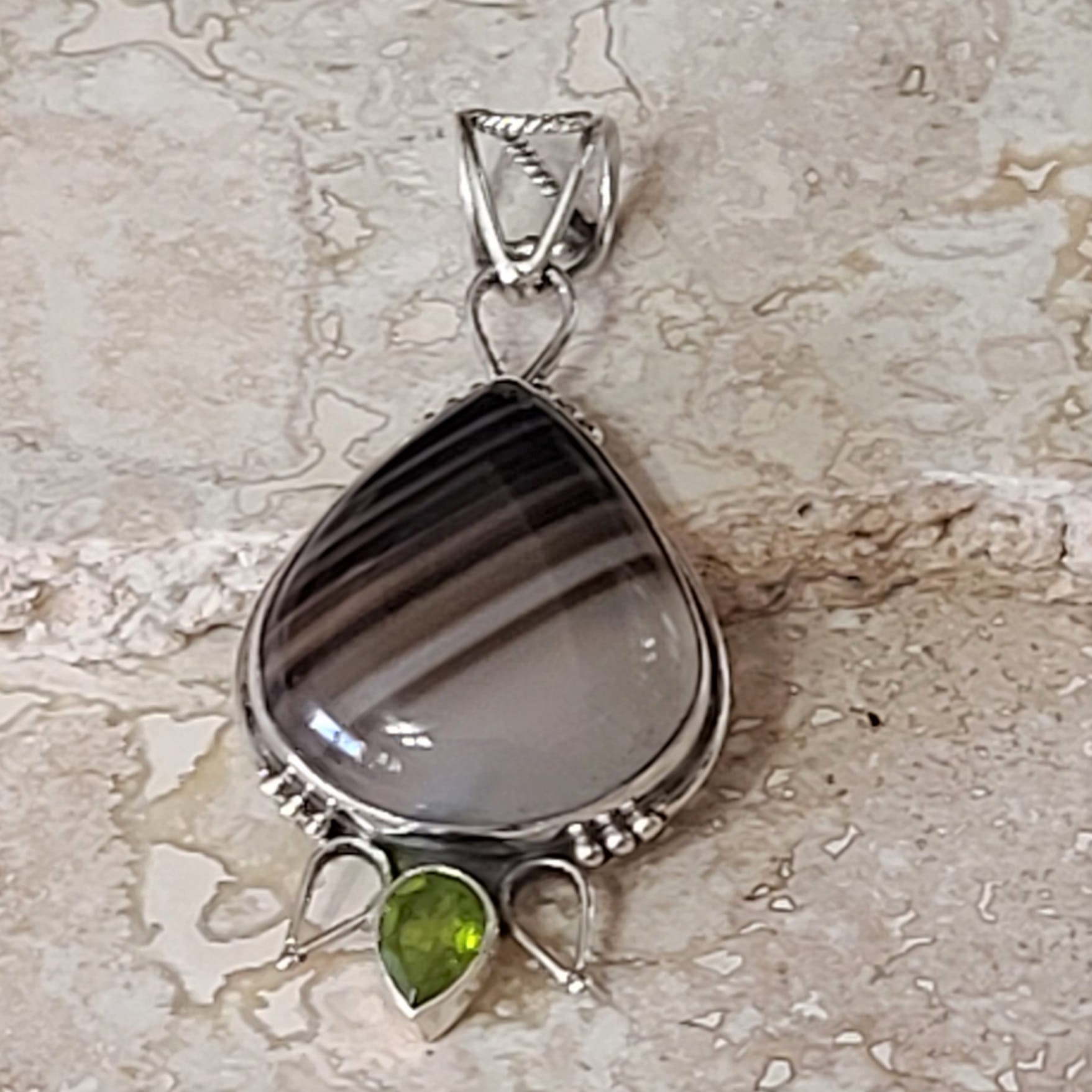 Mexican Agate Gemstone with Peridot Gemstone Pendant