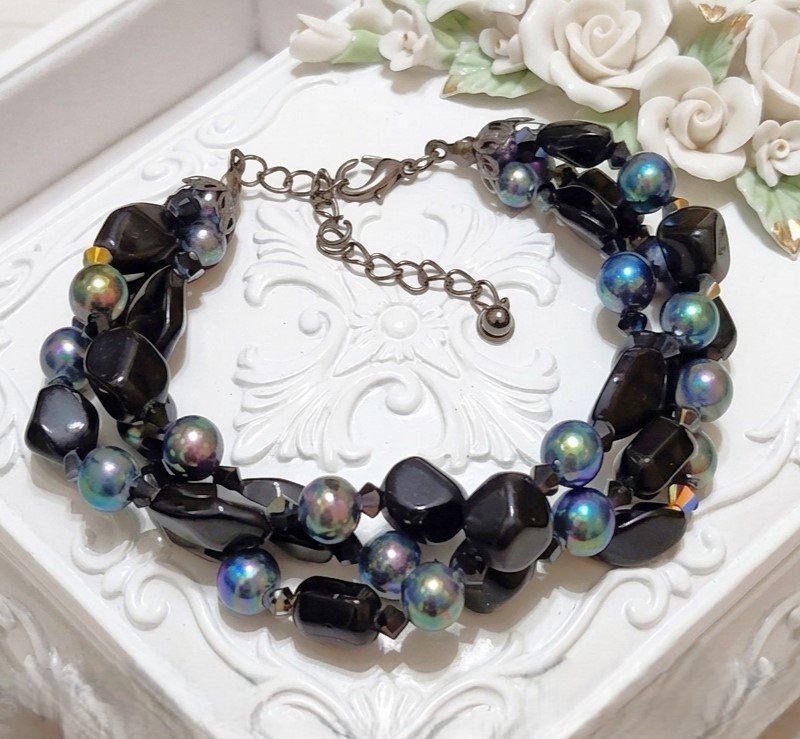 Vintage 3 Strand Black and Carnival Glass Bead Bracelet