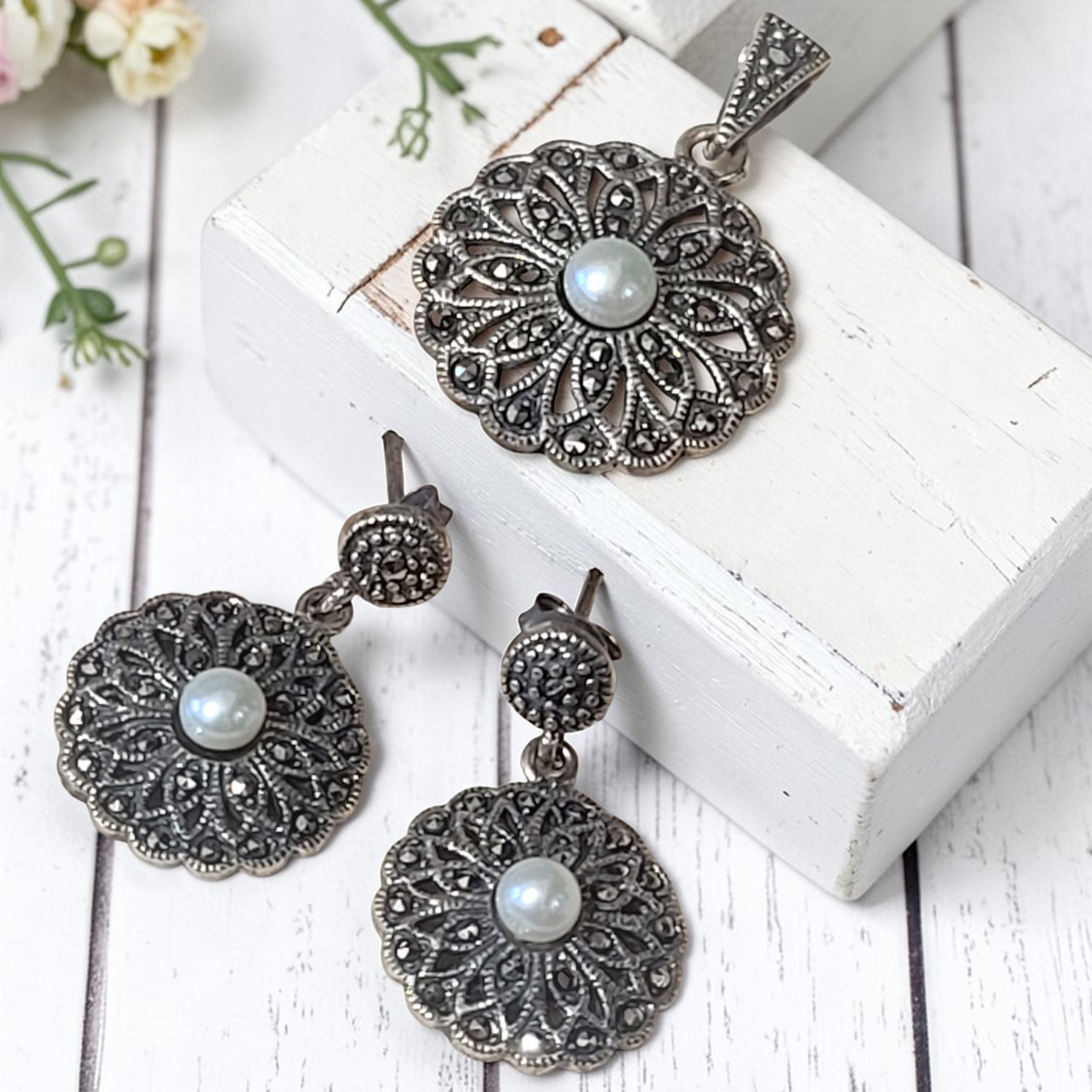 Marcasite and Center Freshwater Pearl Pendant and Earrings Set