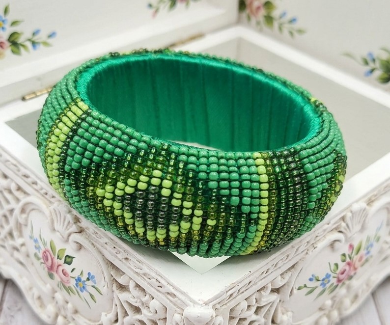 Green seed bead bangle bracelet