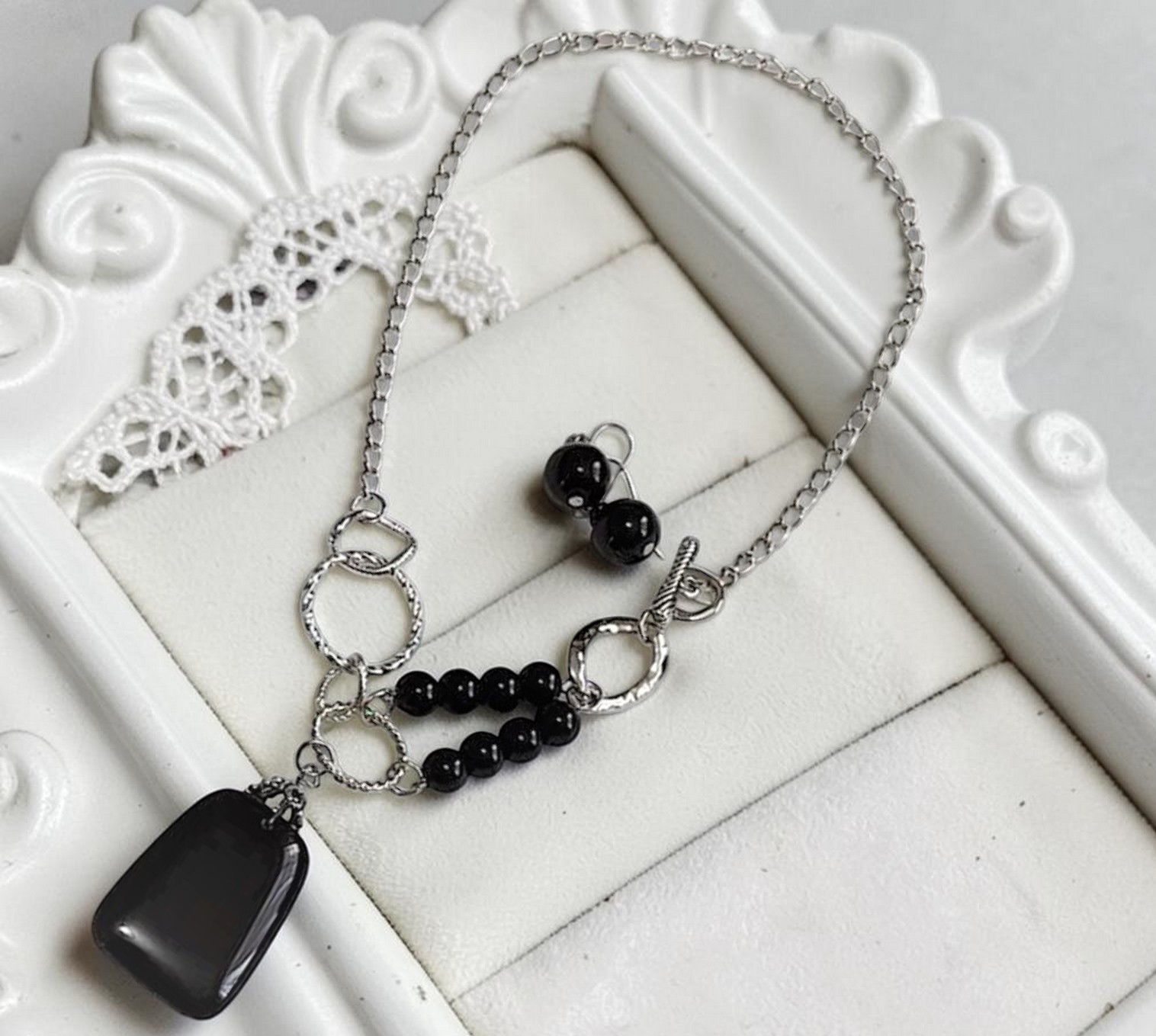 Black Onyx Gemstone Fashion Necklace and Earrings