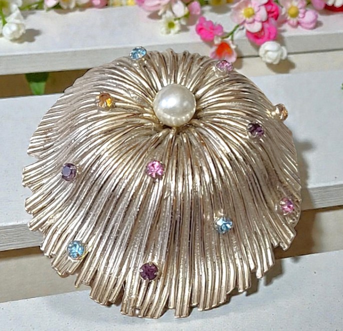 Rhinestones with Center Pearl Inside Out Flower Pin