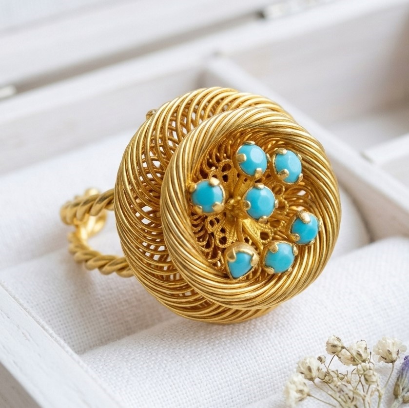 Vintage flower ring, turquoise color cabachons, high setting and adjustable